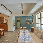 Liadromia Hotel *