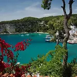 Liadromia Hotel *