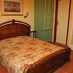 Liadromia Hotel *