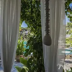 Liadromia Hotel *