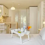 Liadromia Hotel *