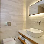 Liadromia Hotel *