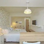 Hotel Liadromia *