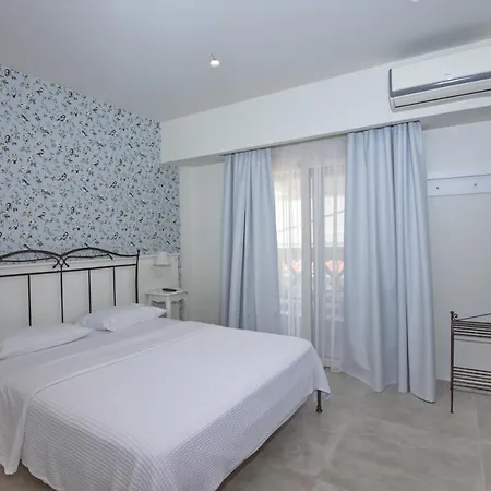 Liadromia Hotel *