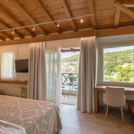 Liadromia Hotel Patitiri