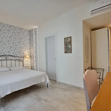Hotel Liadromia *