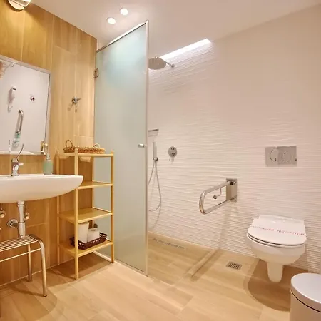 Liadromia * Patitiri