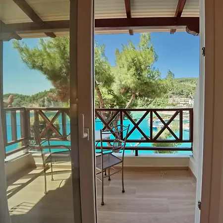 Liadromia Hotel *