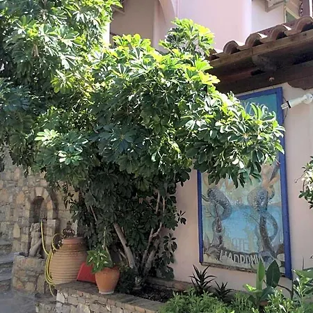Liadromia Hotel