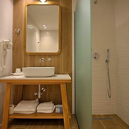 Hotel Liadromia *