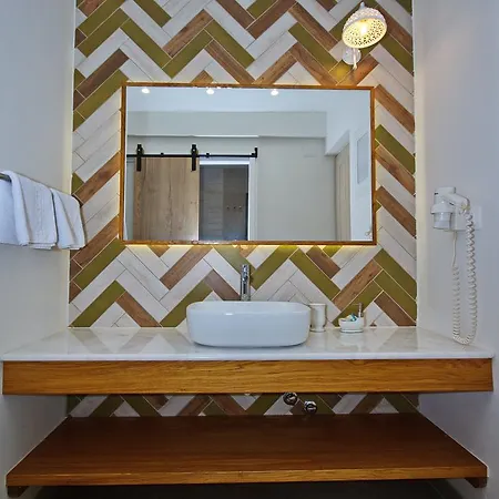 Liadromia Hotel Patitiri