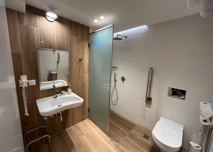 Liadromia Патитири