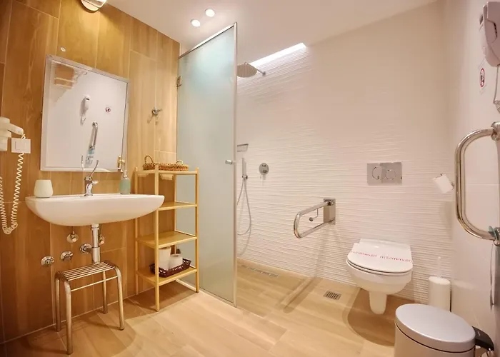 Liadromia * Patitiri (Alonnisos)